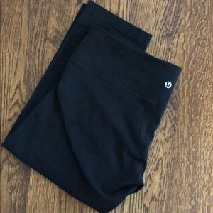 Lulu Lemon Black Capri Pants